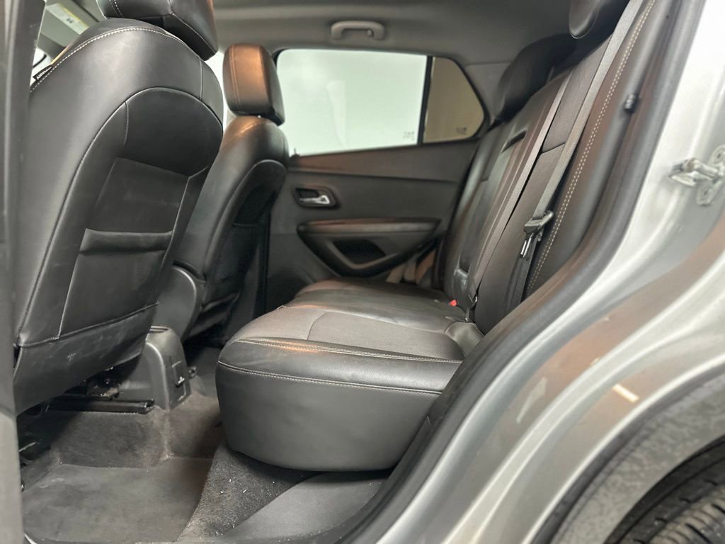 Used 2020 Chevrolet Trax LT w/ LT Convenience Package FWD image 18