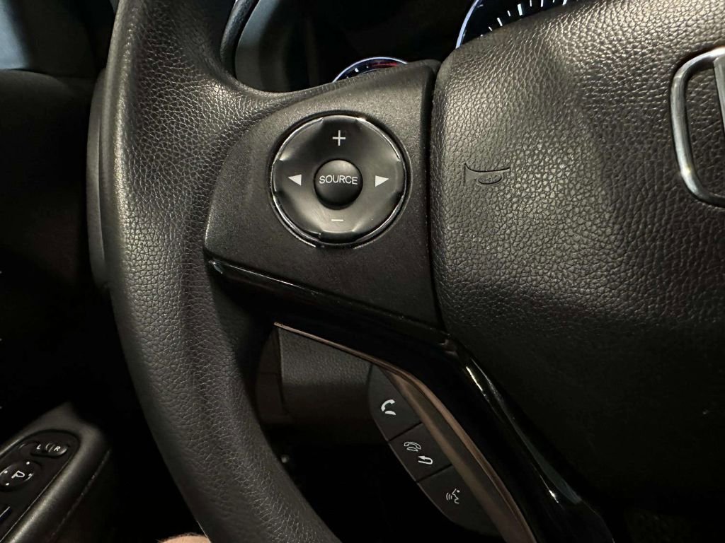 Used 2016 Honda HR-V LX image 39