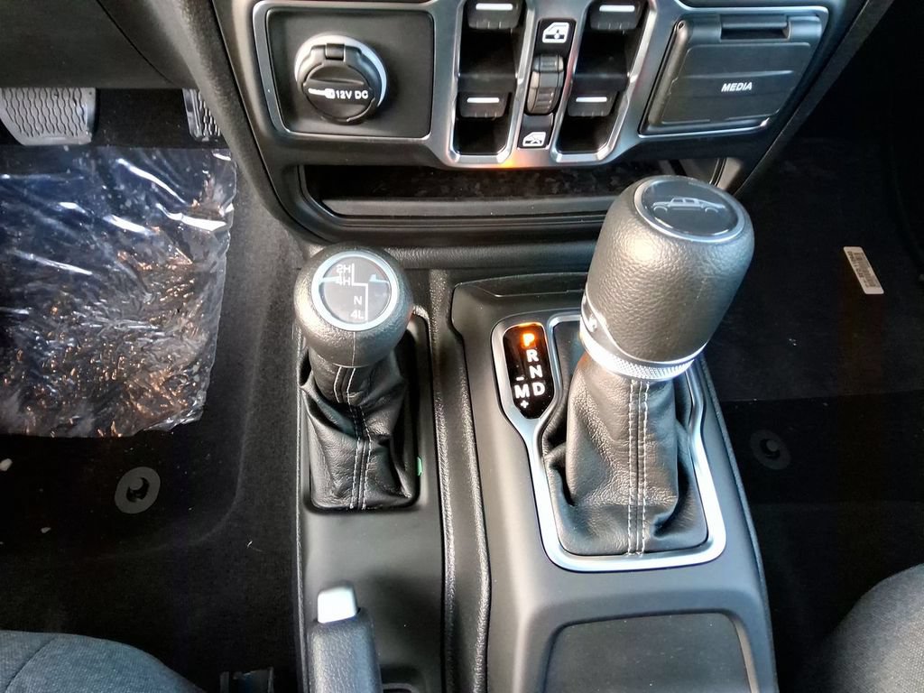 New 2025 Jeep Gladiator Sport AWD/4WD image 15