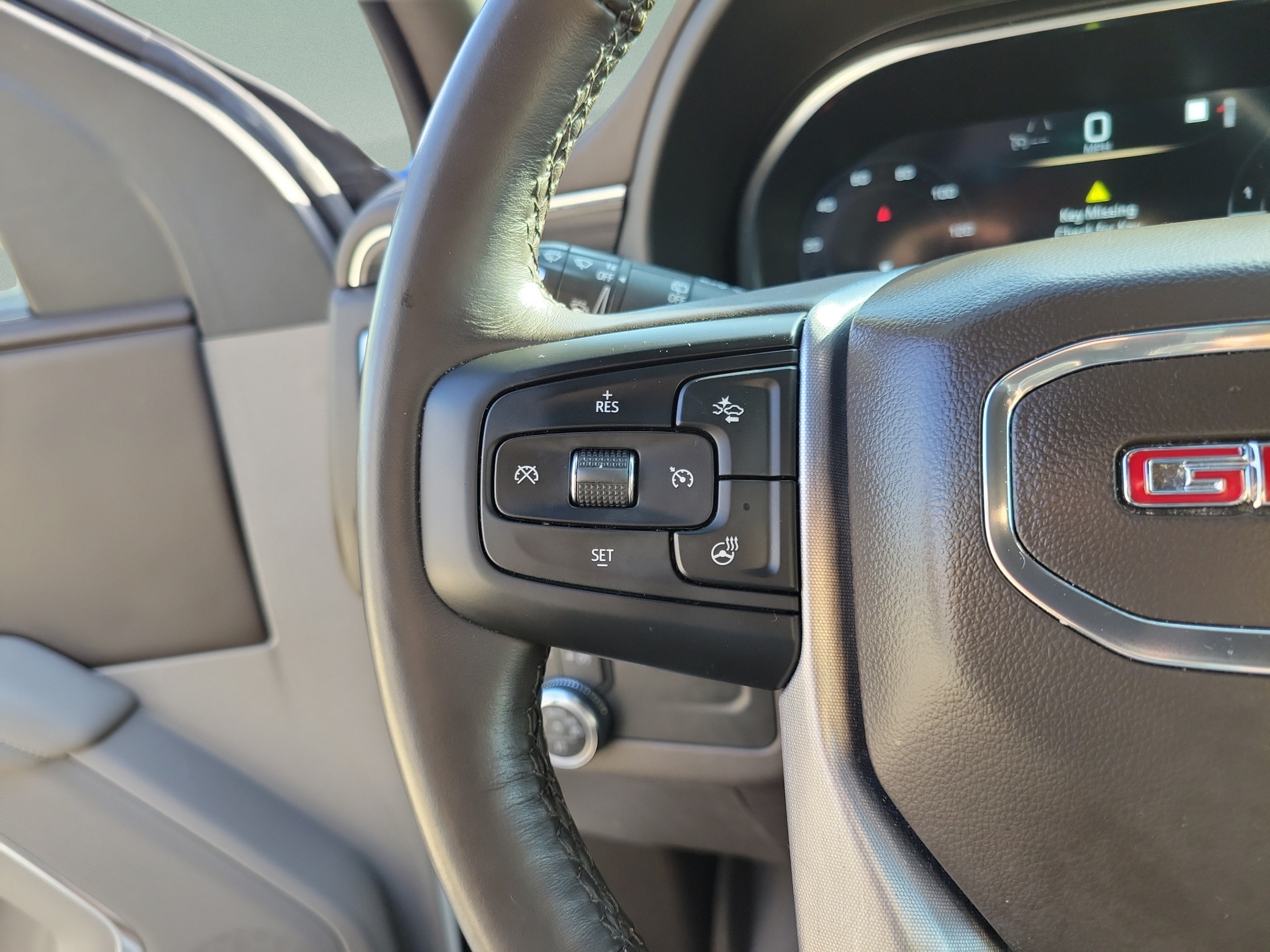 Used 2022 GMC Yukon XL SLT w/ SLT Luxury Package AWD/4WD image 10