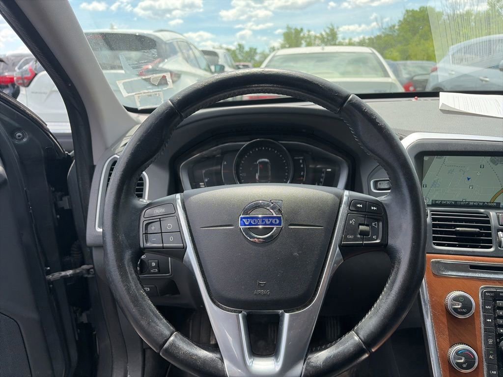 Used 2017 Volvo XC60 T5 Inscription w/ Preferred Option Package AWD/4WD image 16