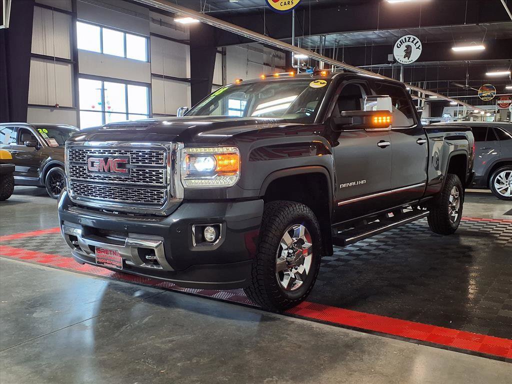 Used 2018 GMC Sierra 3500 Denali w/ Duramax Plus Package image 3