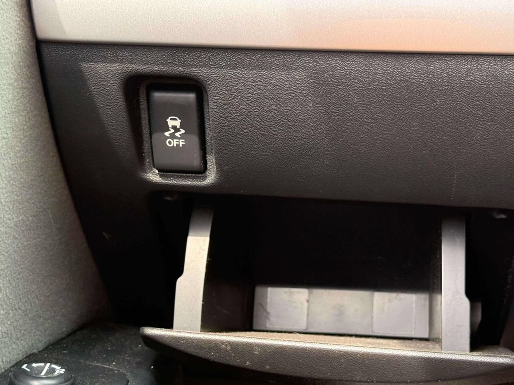 Used 2012 Nissan Sentra 2.0 SR w/ Special Edition Pkg FWD image 29