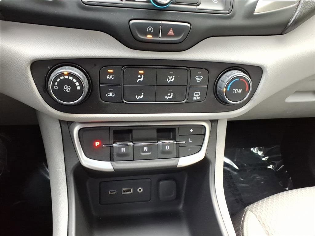 Used 2024 GMC Terrain SLE image 20