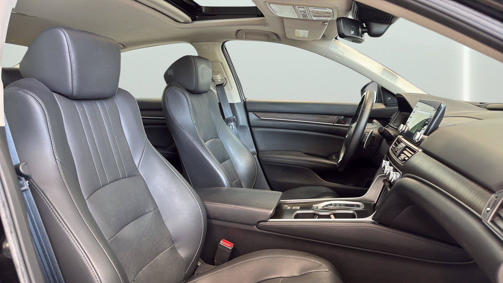 Used 2021 Honda Accord Touring image 16