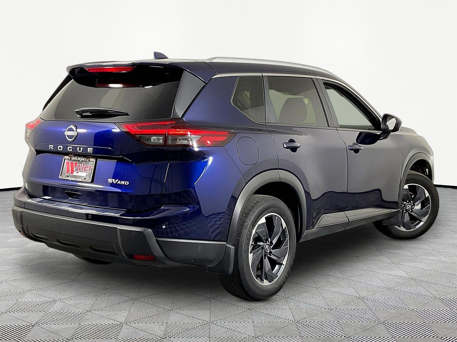 Used 2024 Nissan Rogue SV w/ SV Premium Package AWD/4WD image 6