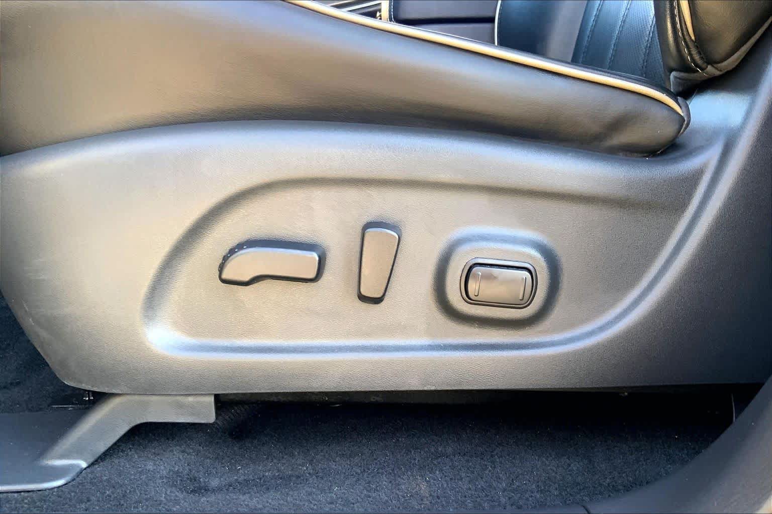 Used 2017 INFINITI QX60 FWD w/ Premium Plus Package image 32