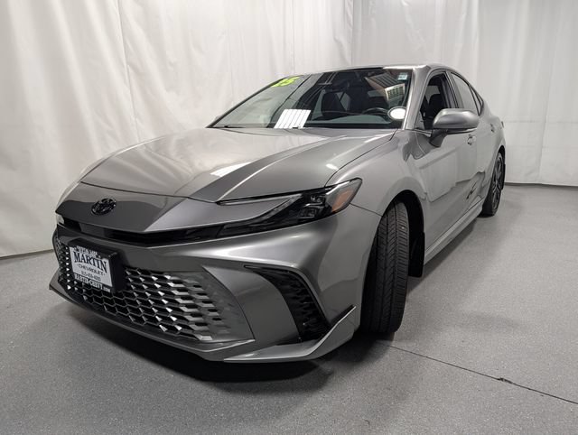 Used 2025 Toyota Camry XSE AWD/4WD image 8