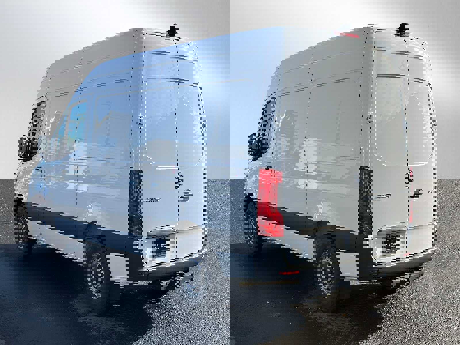 Used 2023 Mercedes-Benz Sprinter 1500 image 5