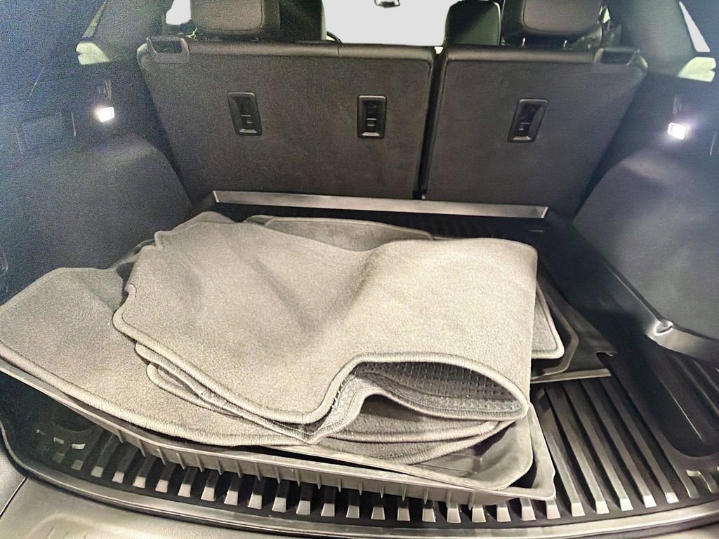 Used 2021 Cadillac XT5 Luxury w/ LPO, Floor Liner Package AWD/4WD image 27
