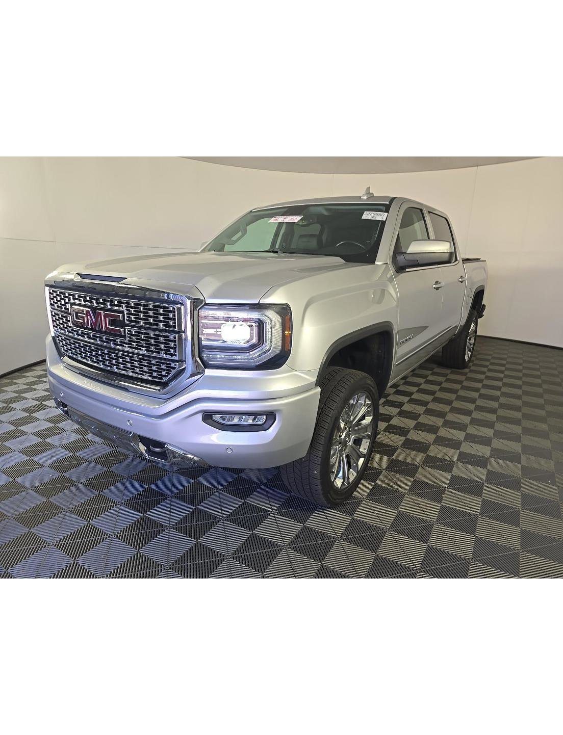 Used 2018 GMC Sierra 1500 Denali w/ Denali Ultimate Package AWD/4WD video 1