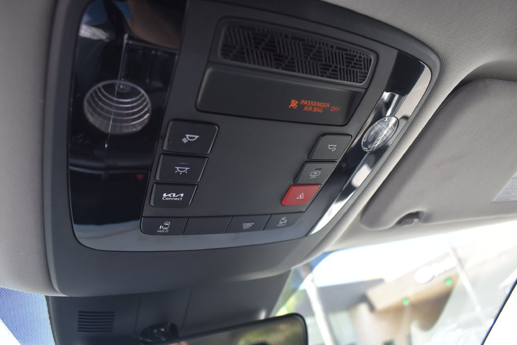 Used 2026 Kia Carnival FWD image 37