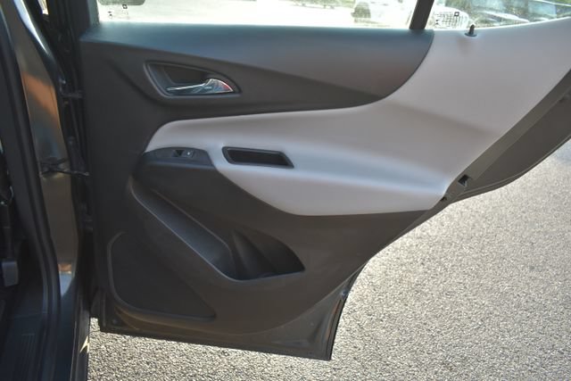 Used 2019 Chevrolet Equinox LS AWD/4WD image 35