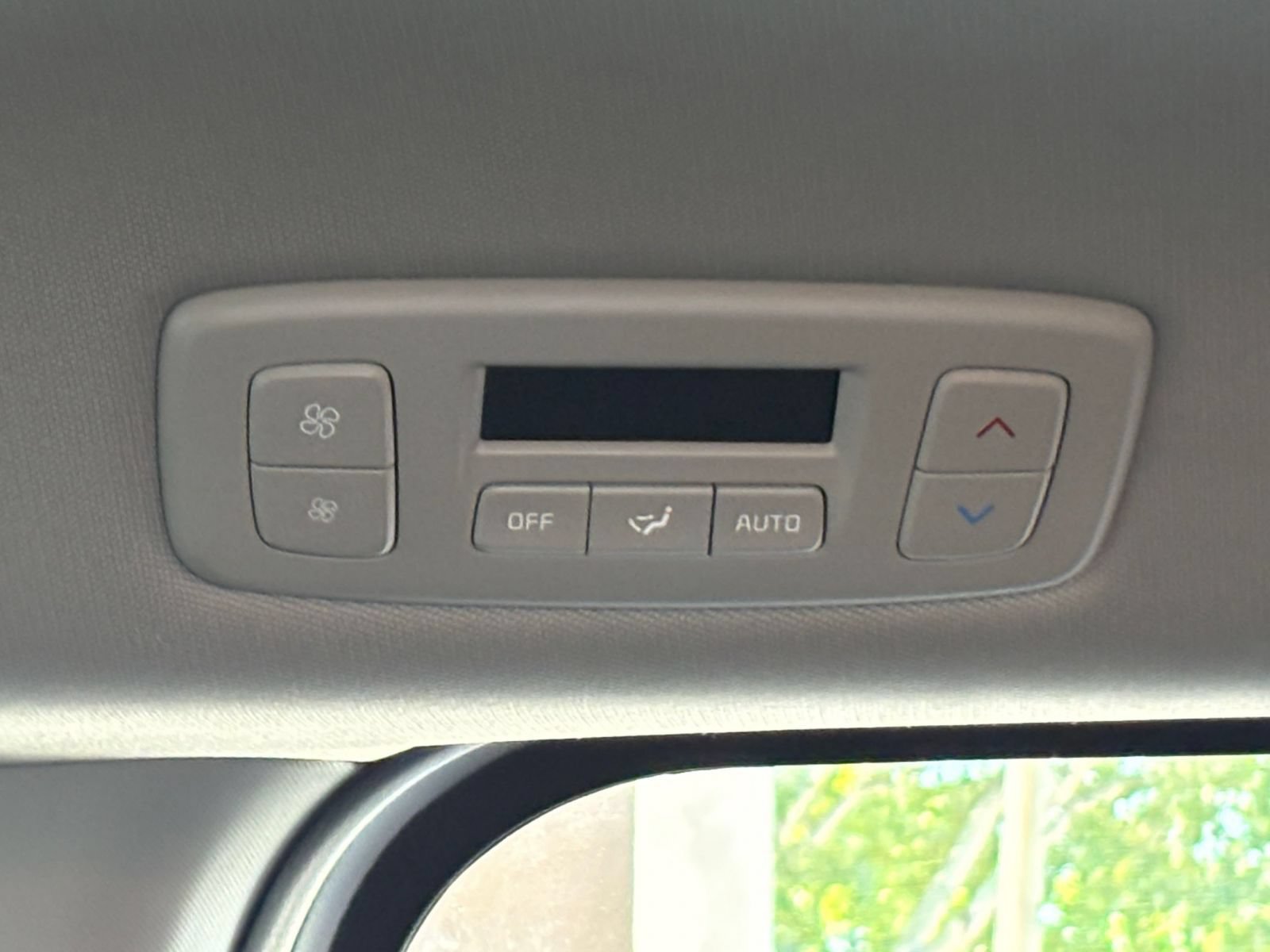 Used 2026 Kia Carnival FWD image 20