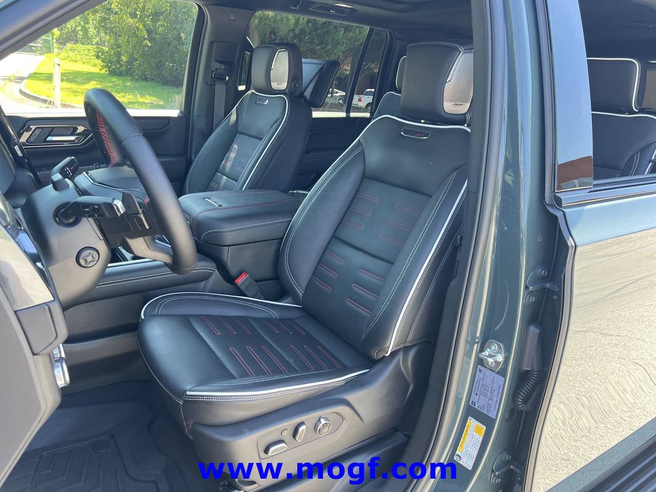 Used 2026 GMC Yukon XL AT4 Ultimate AWD/4WD image 19