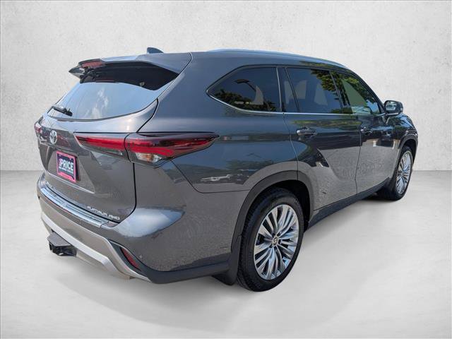 Used 2025 Toyota Highlander Platinum AWD/4WD image 5