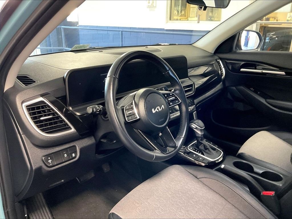 Used 2025 Kia Seltos S AWD/4WD image 8
