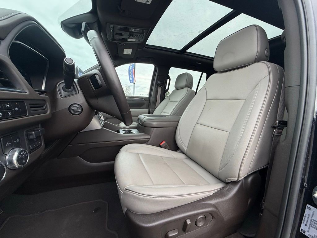 Used 2023 GMC Yukon SLT w/ SLT Premium Package image 20