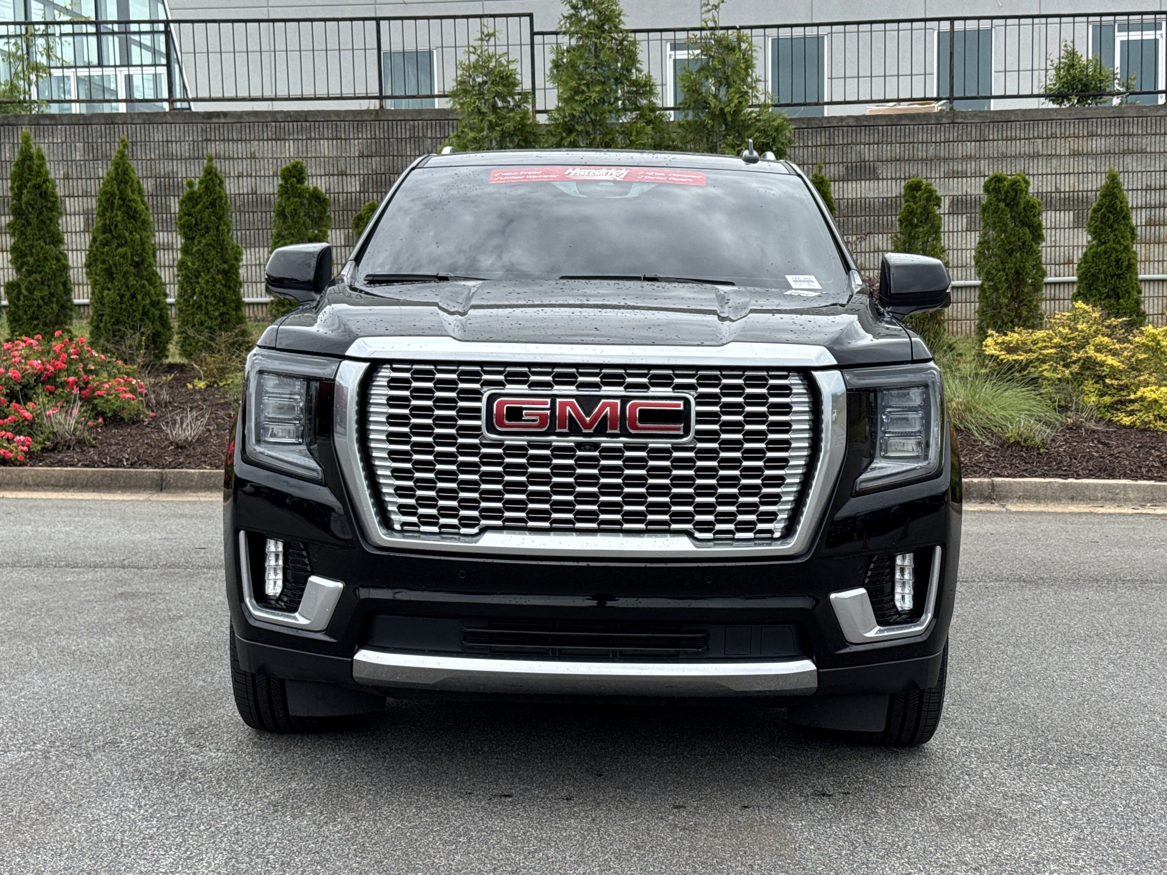 Used 2023 GMC Yukon XL Denali RWD image 3