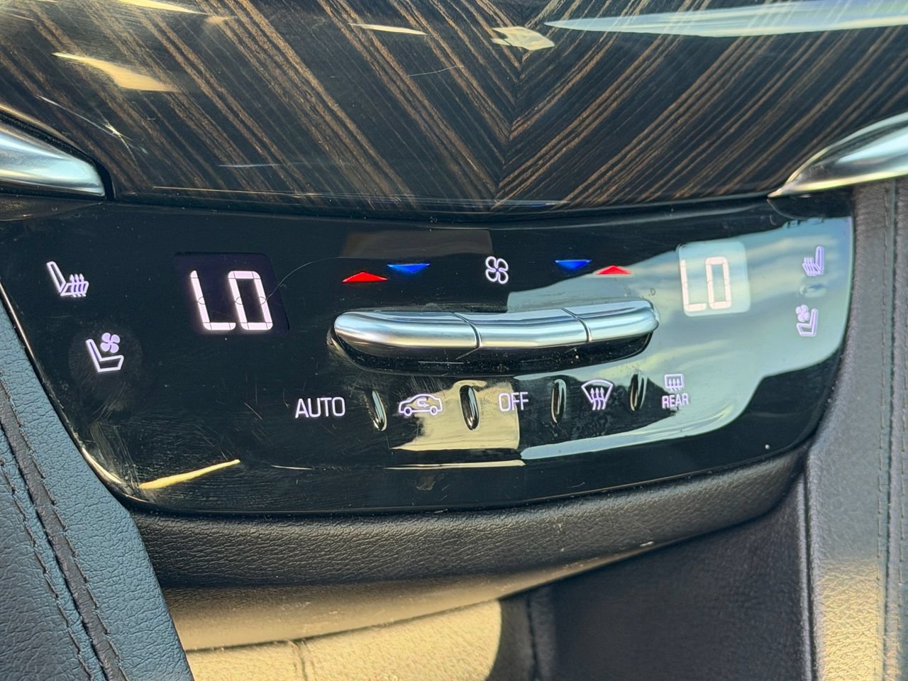 Used 2022 Cadillac XT6 Premium Luxury FWD image 23