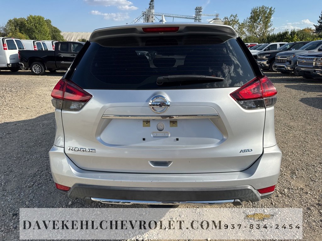 Used 2018 Nissan Rogue S image 4