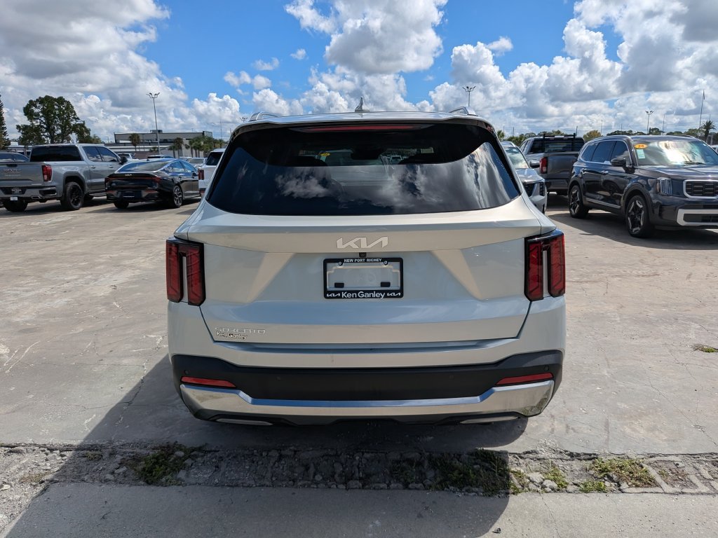 Certified 2026 Kia Sorento EX w/ EX Premium Package FWD image 7