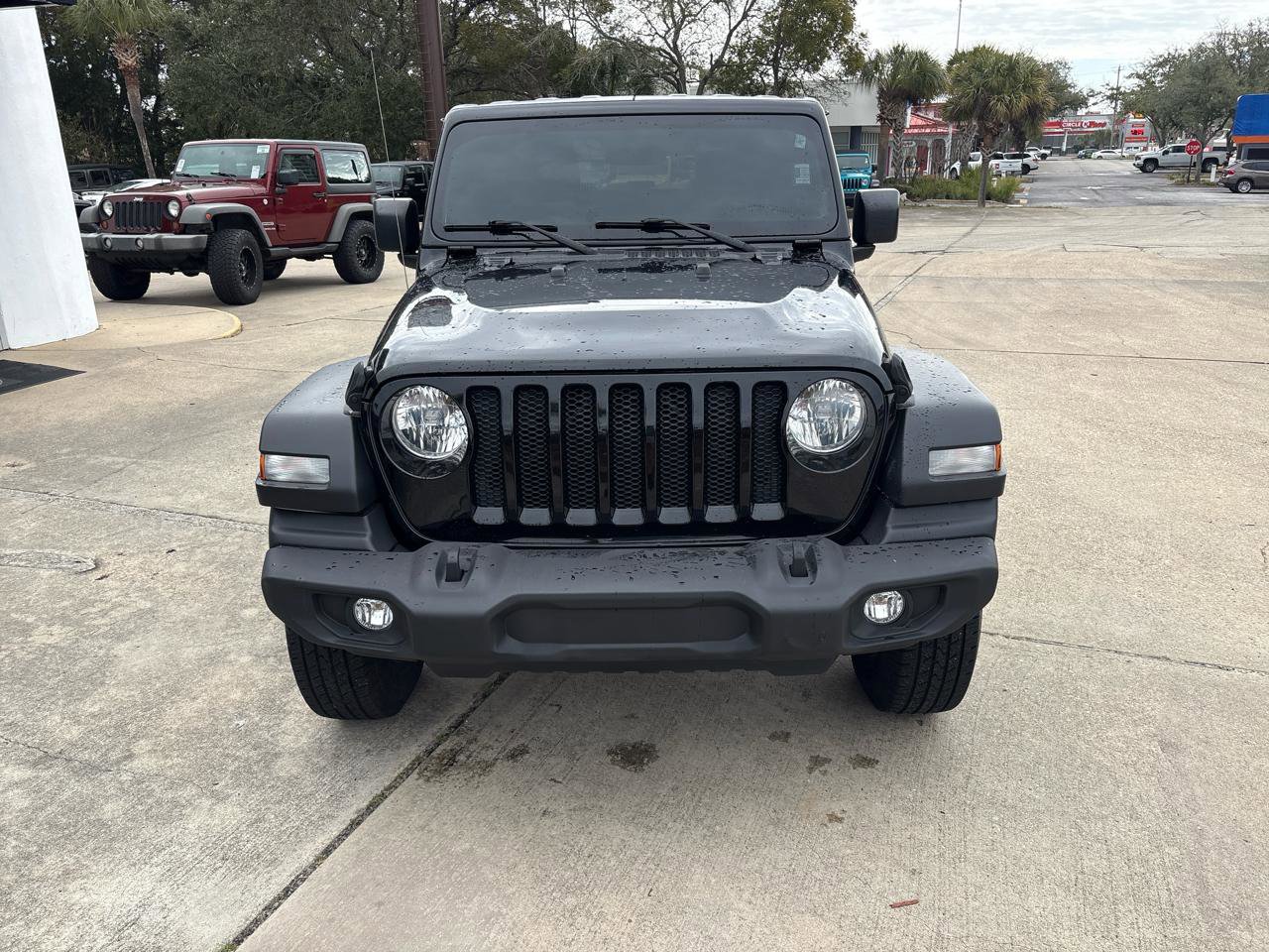 Used 2018 Jeep Wrangler Sport image 3