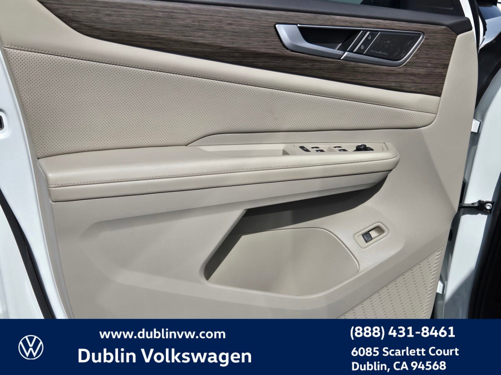 Certified 2024 Volkswagen Atlas SEL Premium R-Line image 10