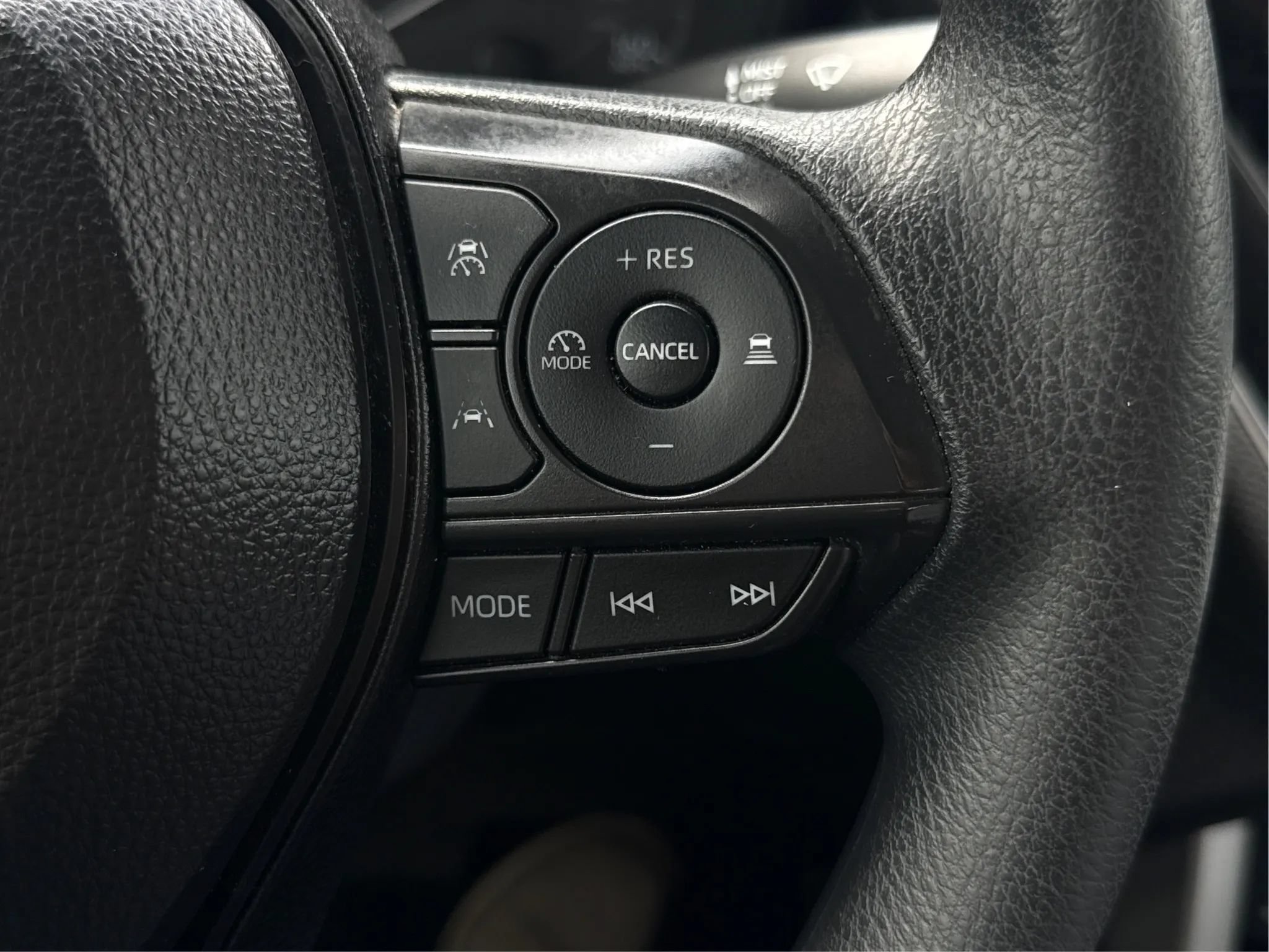 Used 2025 Toyota Corolla Cross AWD Hybrid image 30