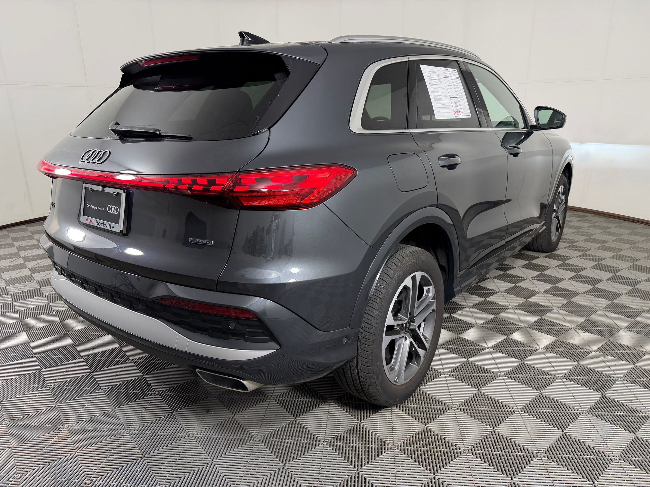 Certified 2025 Audi Q5 Premium w/ Convenience Package AWD/4WD image 9