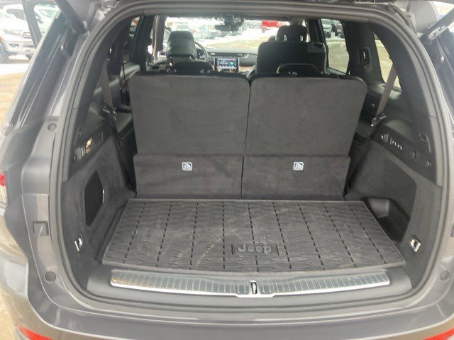 Used 2024 Jeep Grand Cherokee L Summit w/ High Altitude Package image 27