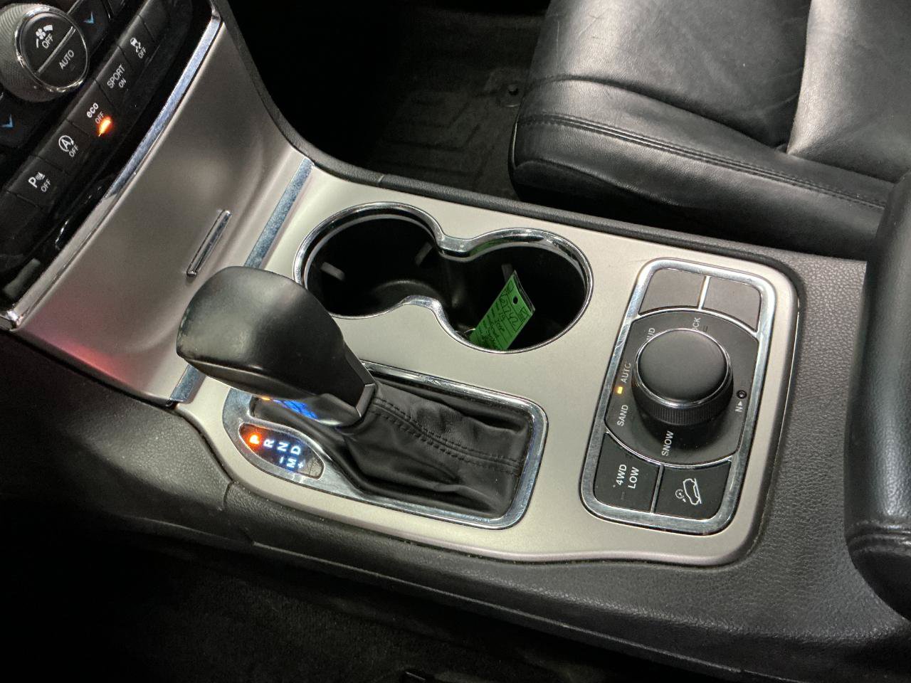 Used 2019 Jeep Grand Cherokee Limited AWD/4WD image 15