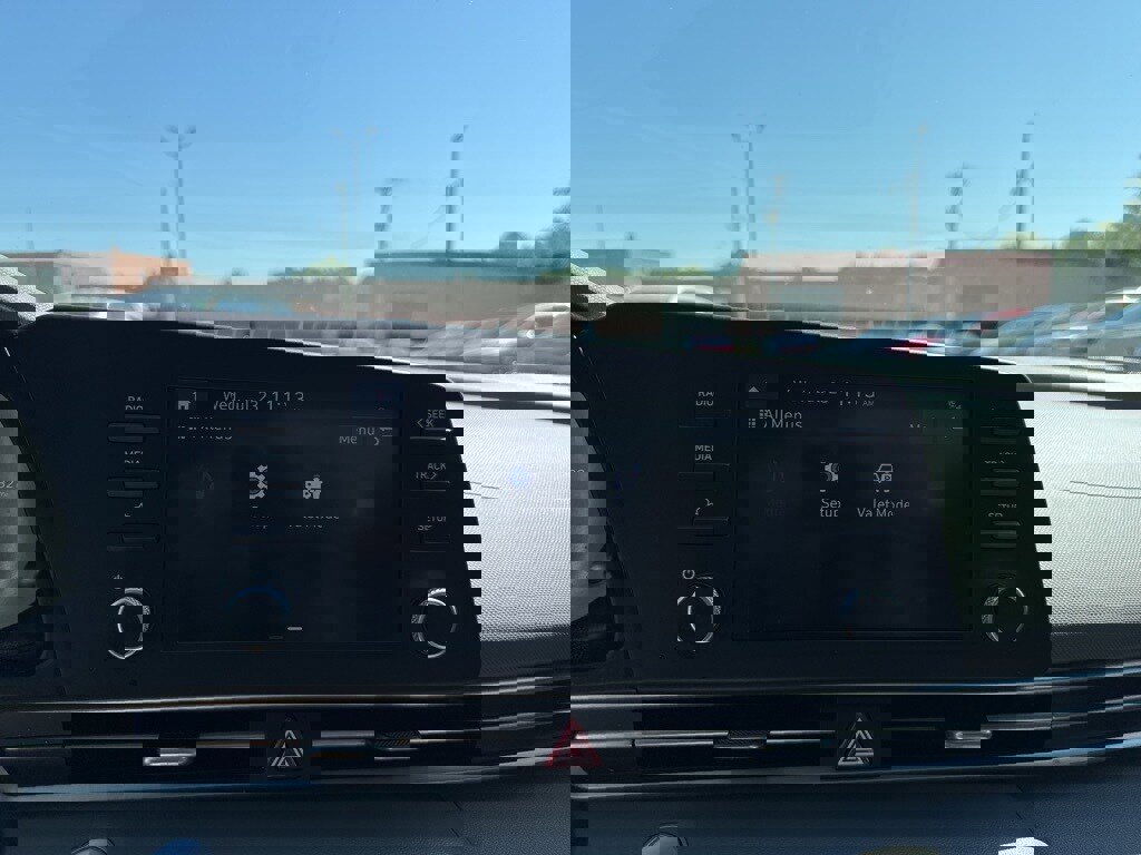 Used 2023 Hyundai Elantra SEL image 20