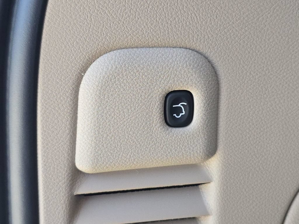 Used 2022 Jeep Grand Cherokee Laredo E w/ Security & Convenience Group AWD/4WD image 16
