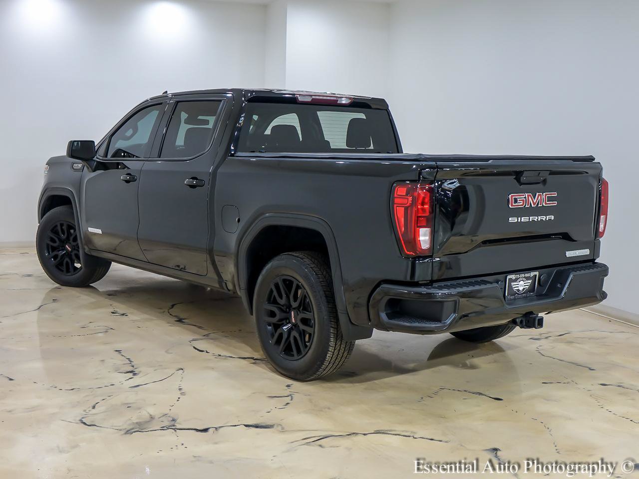 Used 2021 GMC Sierra 1500 Elevation RWD image 10