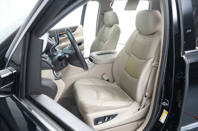 Used 2020 Cadillac Escalade Luxury image 37