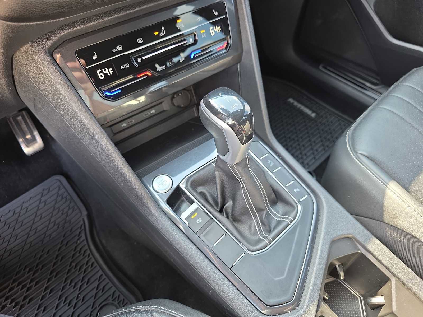 Used 2023 Volkswagen Tiguan SE R-Line image 21