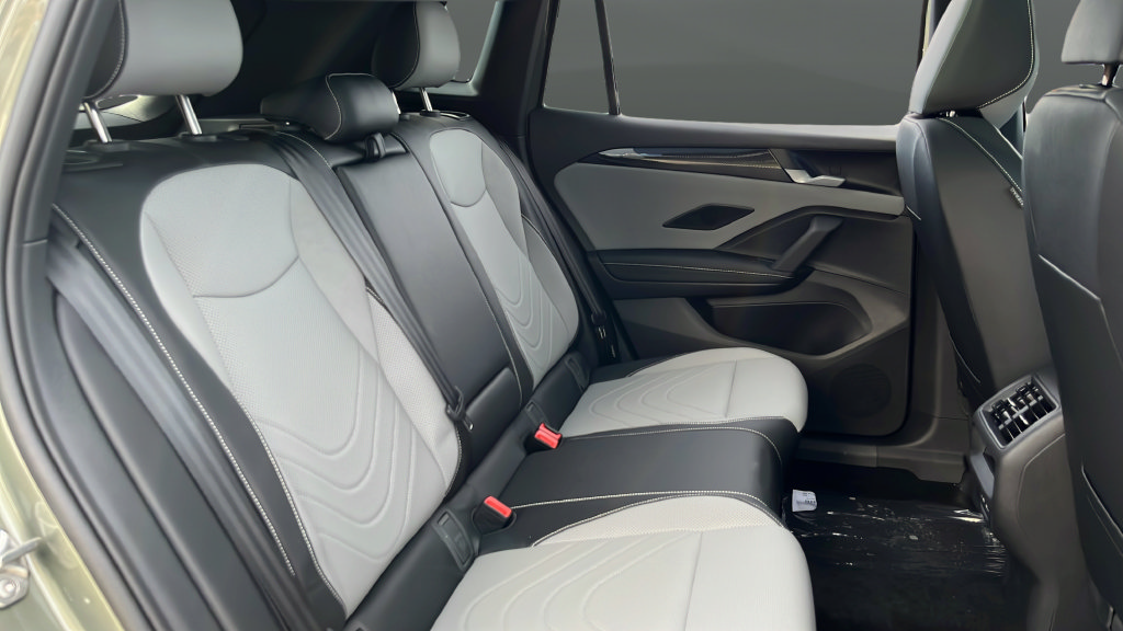New 2026 Volkswagen Tiguan SE R-Line AWD/4WD image 24