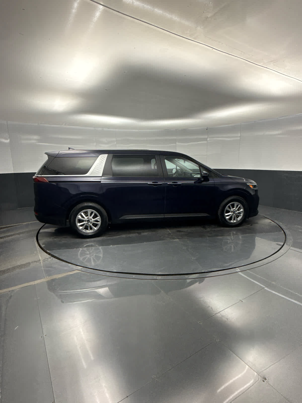 Used 2022 Kia Carnival LX FWD image 49