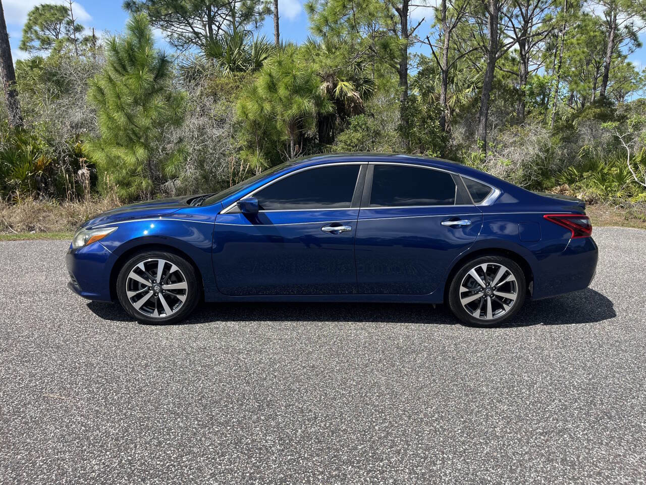 Used 2017 Nissan Altima 3.5 SR image 30
