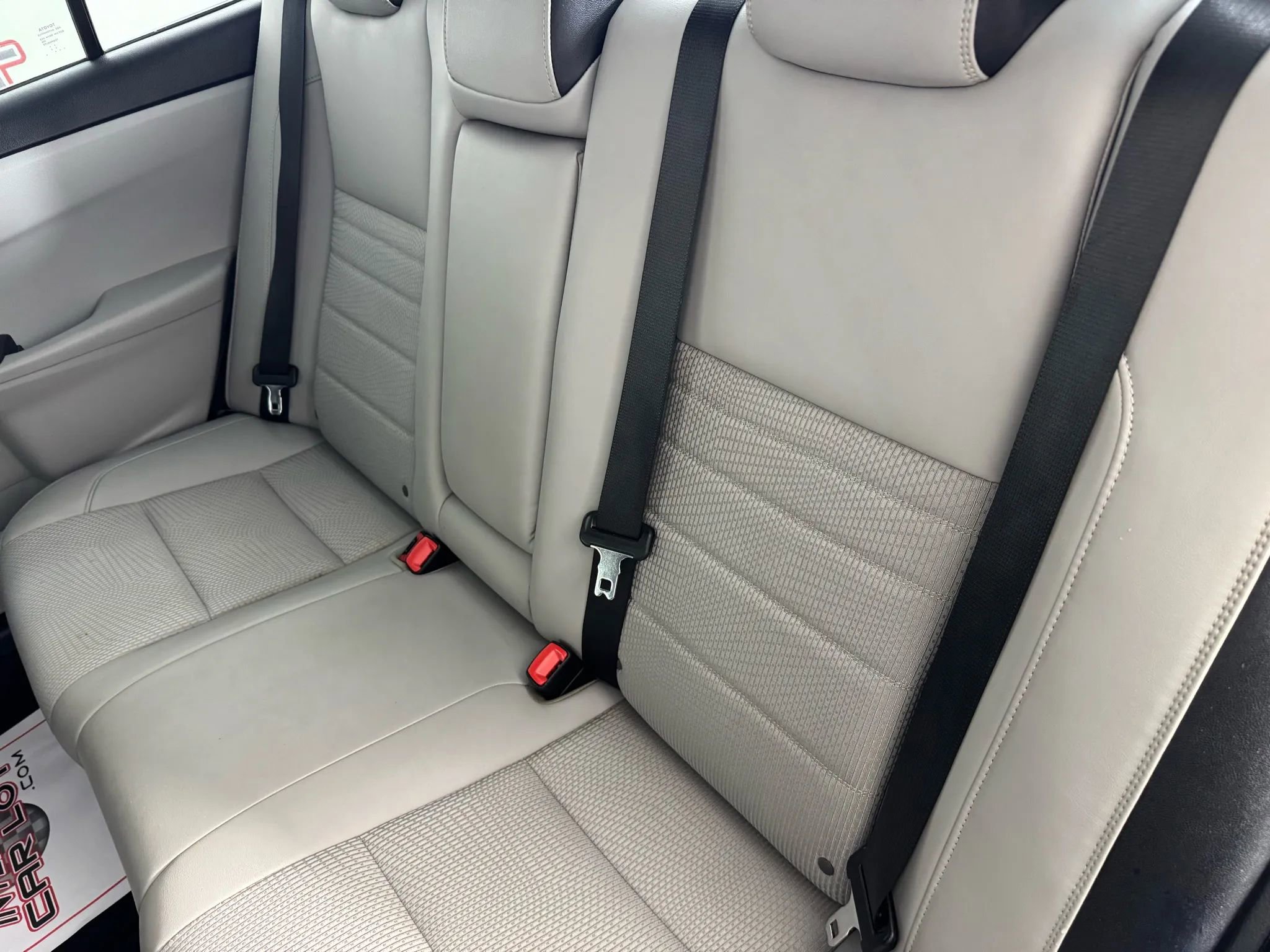 Used 2017 Toyota Camry SE image 32