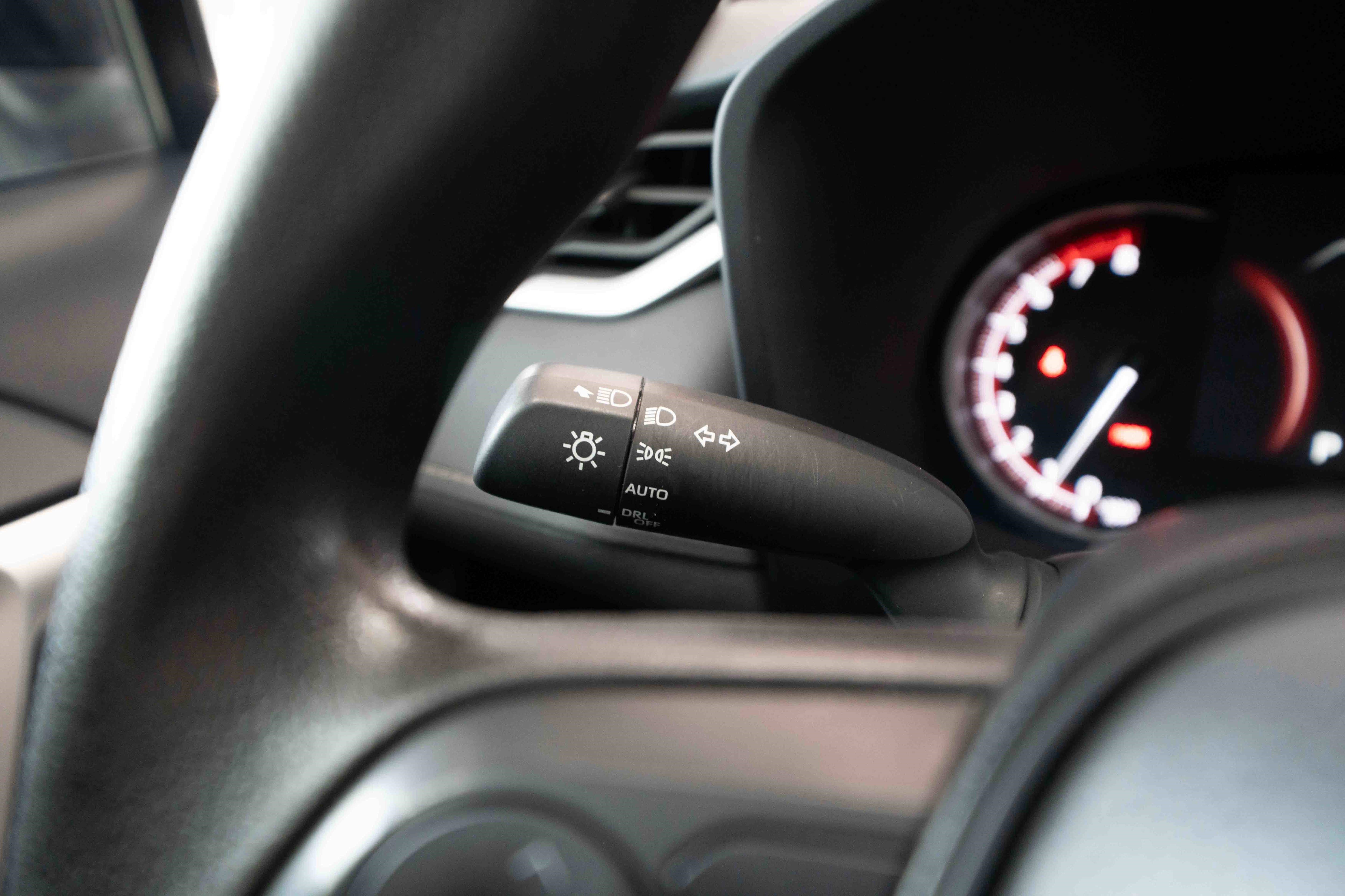 Used 2025 Toyota RAV4 XLE AWD/4WD image 13