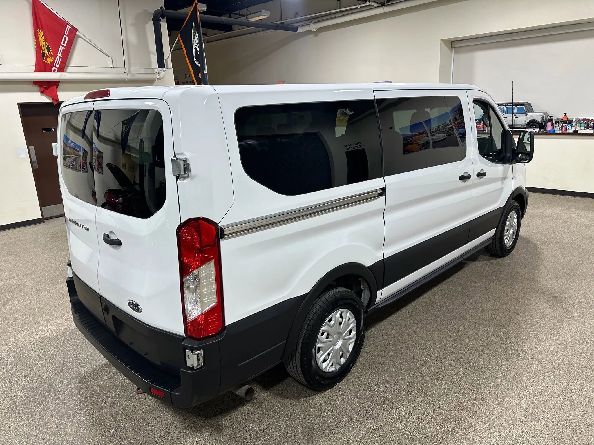 Used 2020 Ford Transit 150 XL RWD image 8