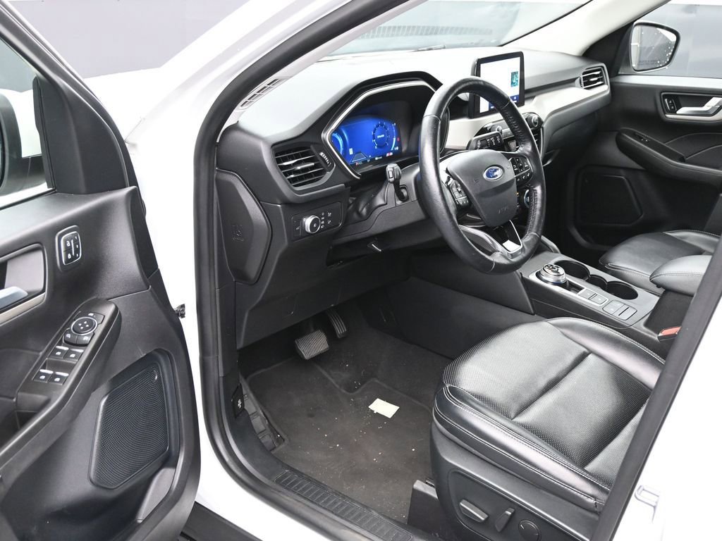 Used 2021 Ford Escape SEL w/ Technology Package FWD image 11