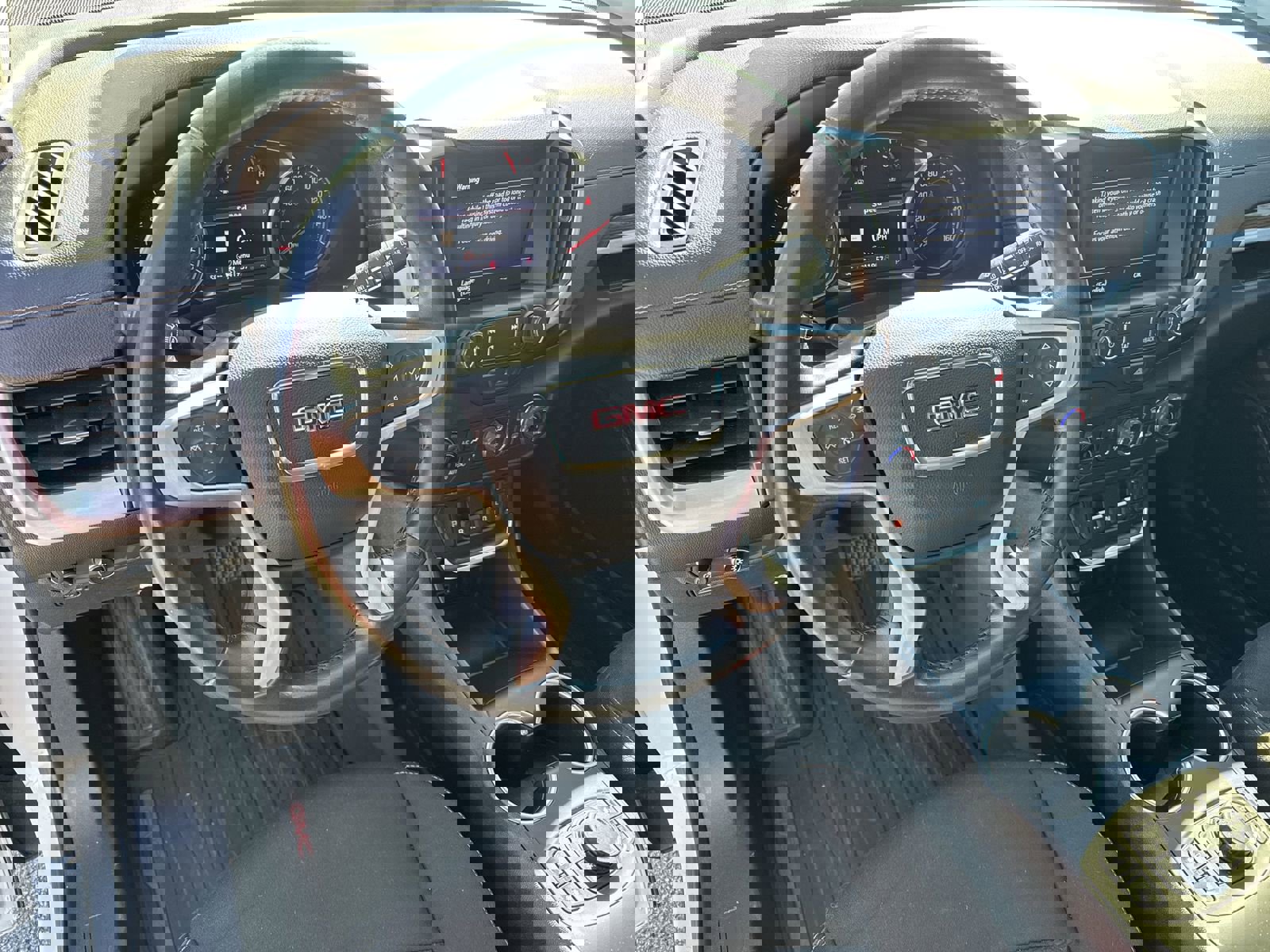 Used 2021 GMC Terrain SLE w/ Driver Convenience Package image 18