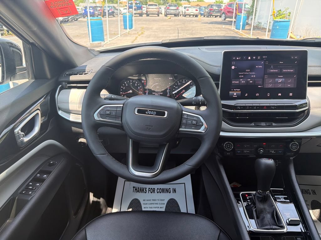 Used 2026 Jeep Compass Limited AWD/4WD image 15
