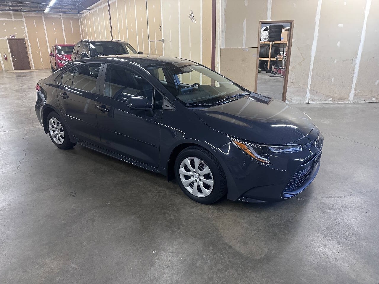 Used 2023 Toyota Corolla LE FWD image 2