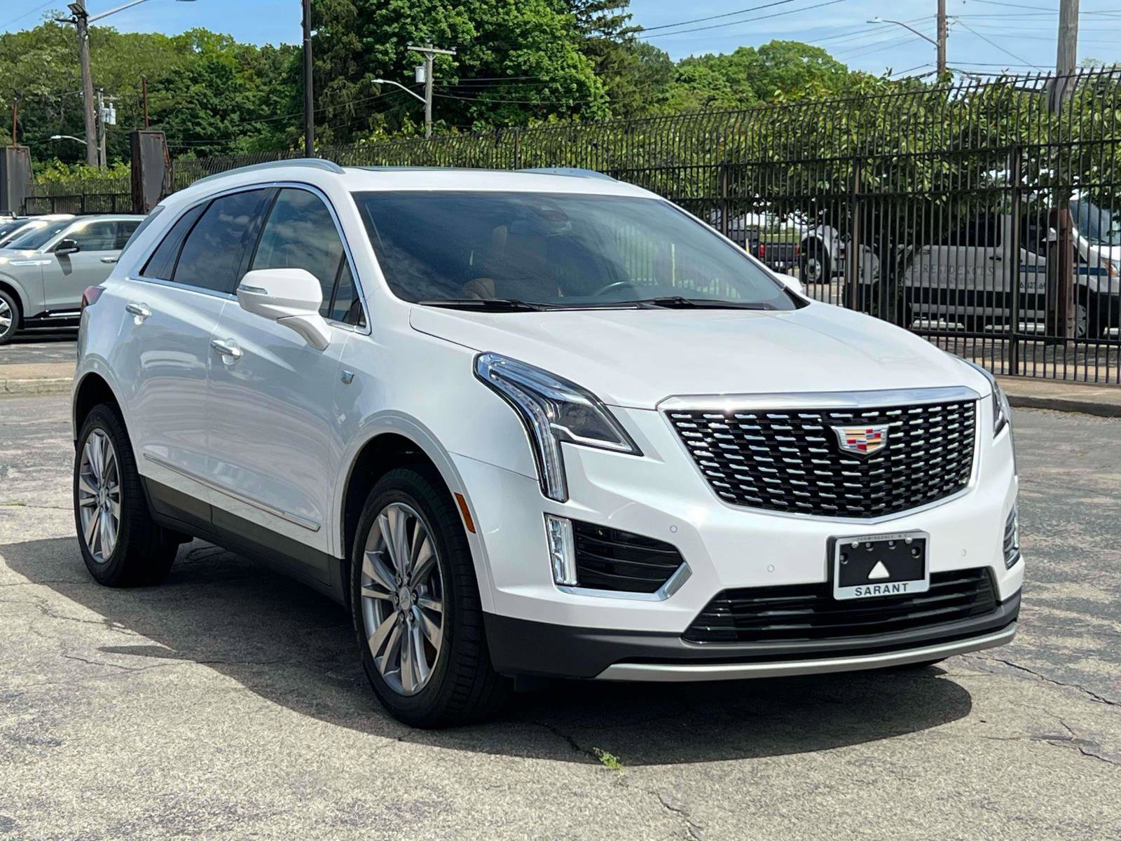 Used 2023 Cadillac XT5 Premium Luxury AWD/4WD image 2