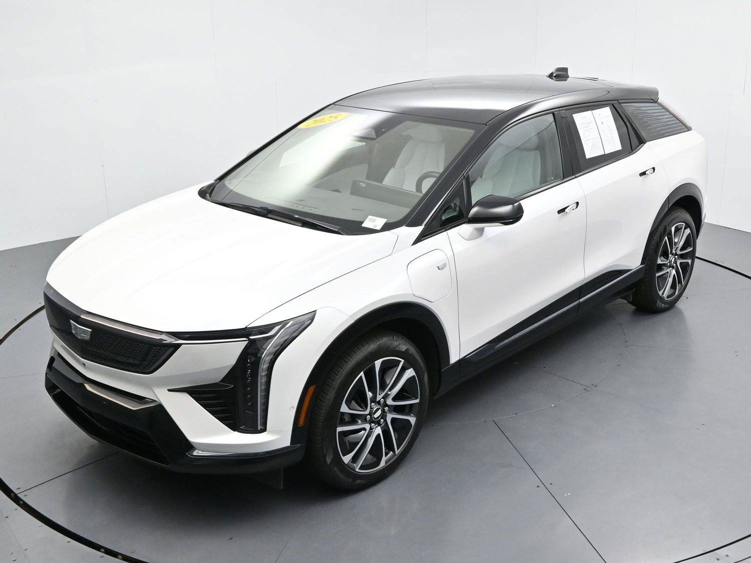 Certified 2025 Cadillac Optiq Sport 1 AWD/4WD image 42