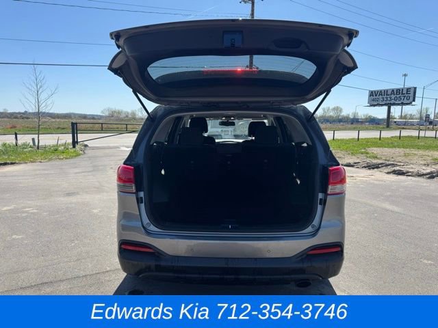 Used 2017 Kia Sorento LX w/ LX Convenience Package image 11